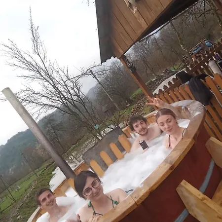 Sejour Farm Casuta Traditionala,rosia Montana, Acces Optional Hottube Guest house Rosia Montana