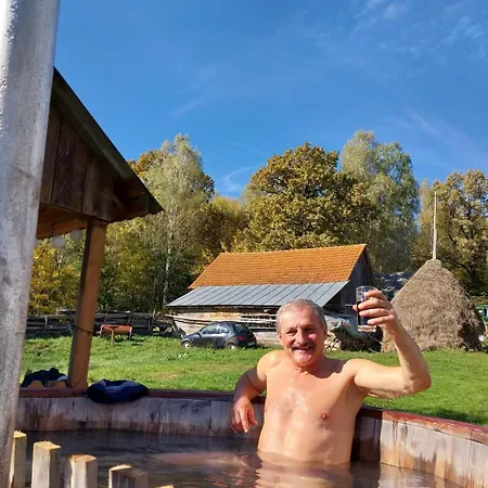 Guest house Sejour Farm Casuta Traditionala,rosia Montana, Acces Optional Hottube Rosia Montana